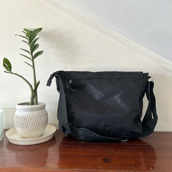 Beatles messenger bag. NWOT. Size large - Picture 7 of 11